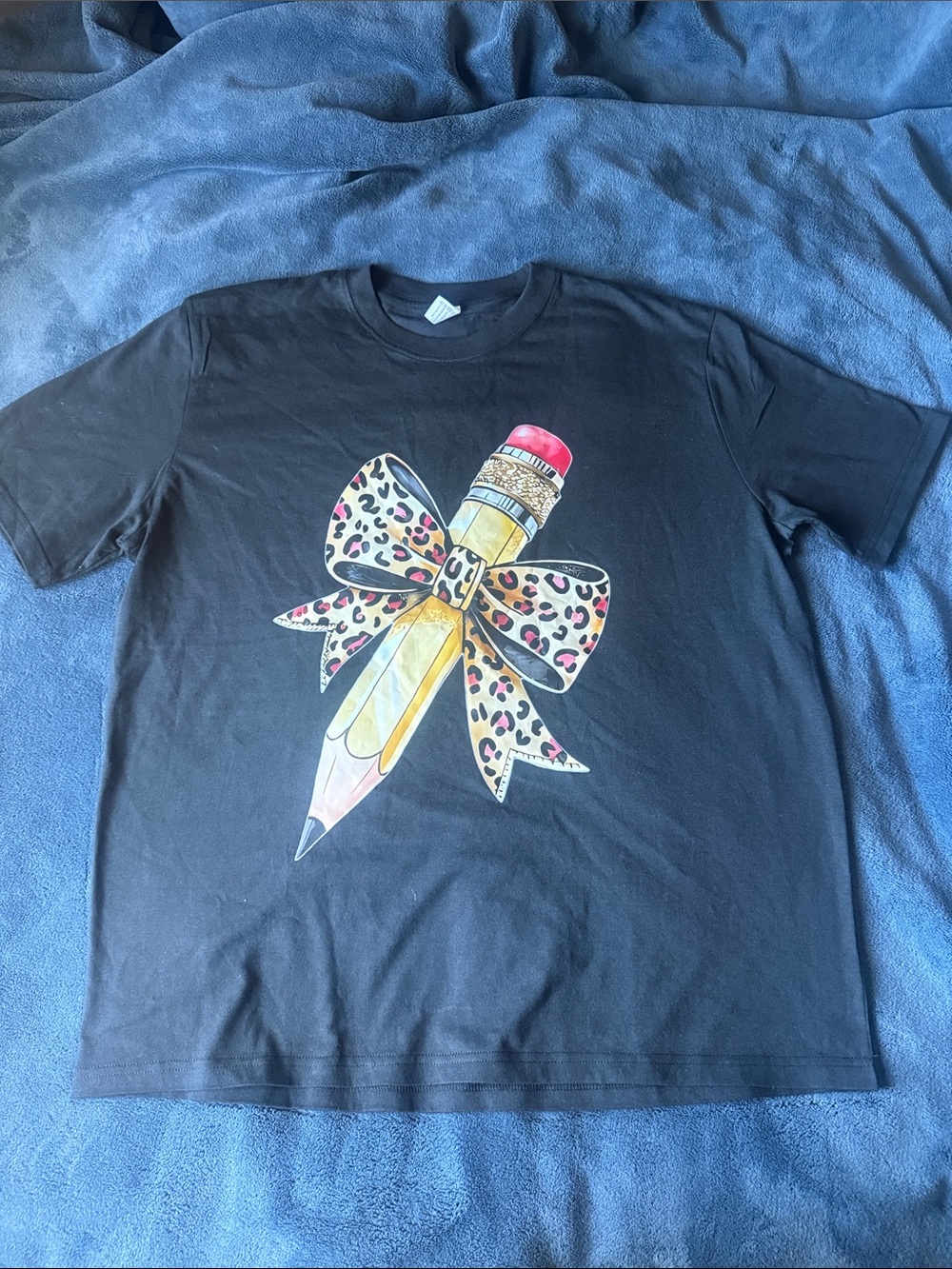 SHEIN Black Graphic Tee with Leopard Bow Pencil